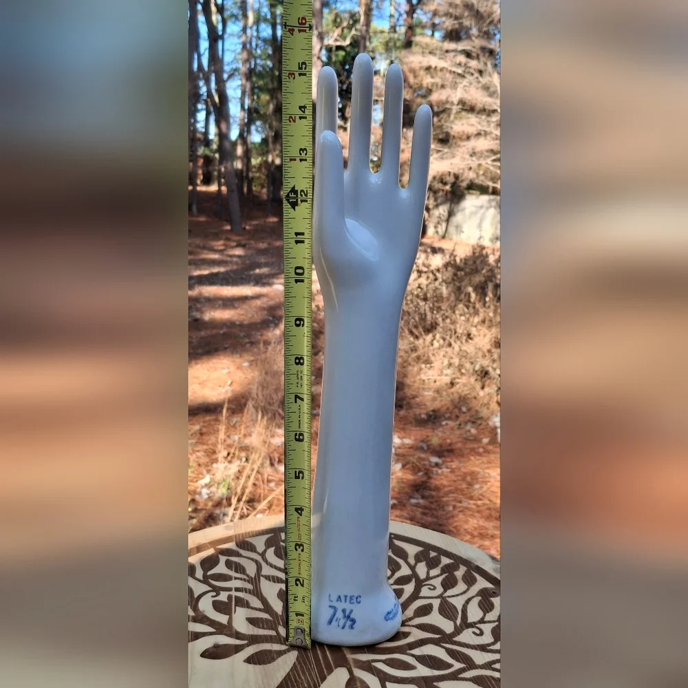Vintage 1990 Imperial Porcelain Trenton NJ 15.5 Inch Porcelain 7.5 Glove Mold